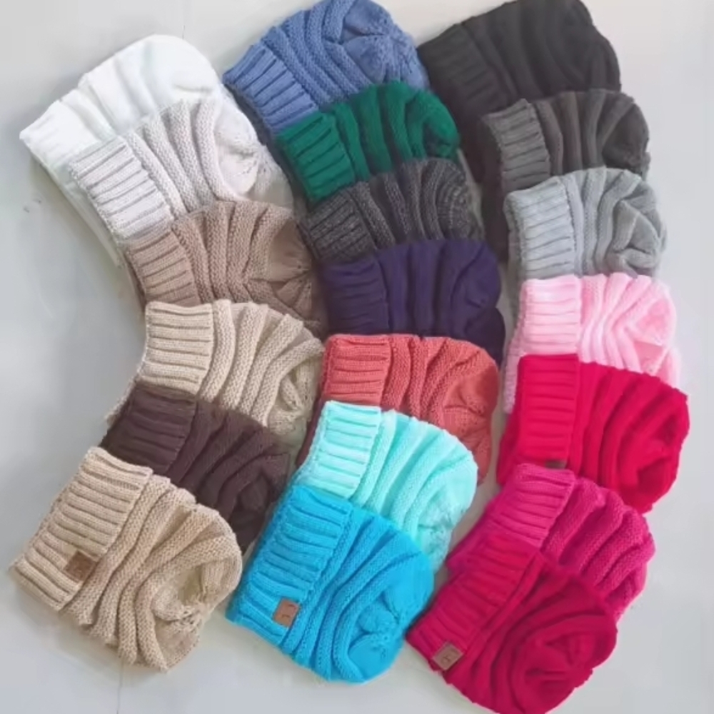 Multicolor Knit Beanie Set